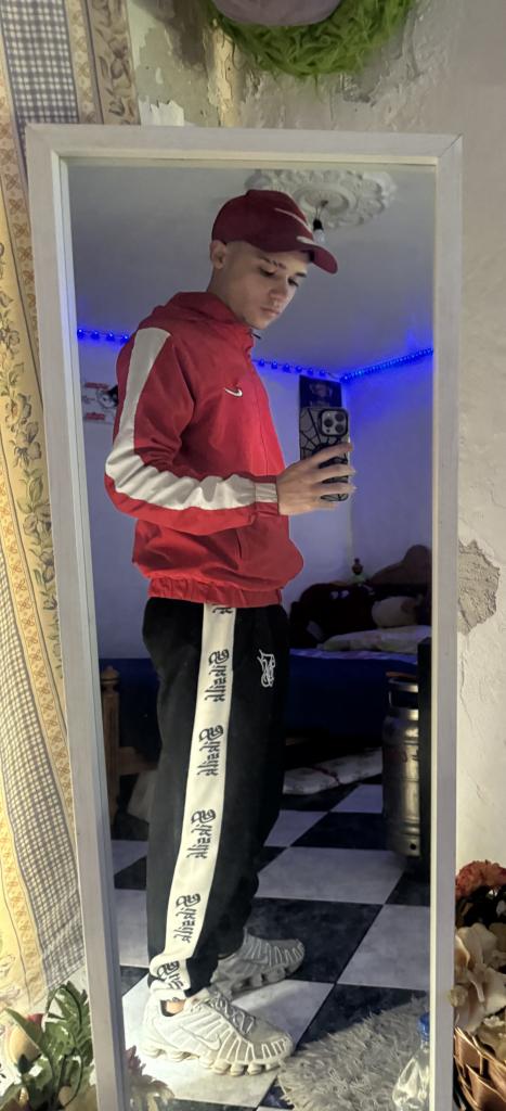 Chico busca chica en Málaga: 