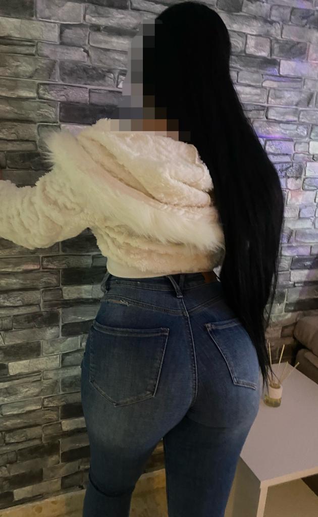 Chica busca chico en Cádiz: 