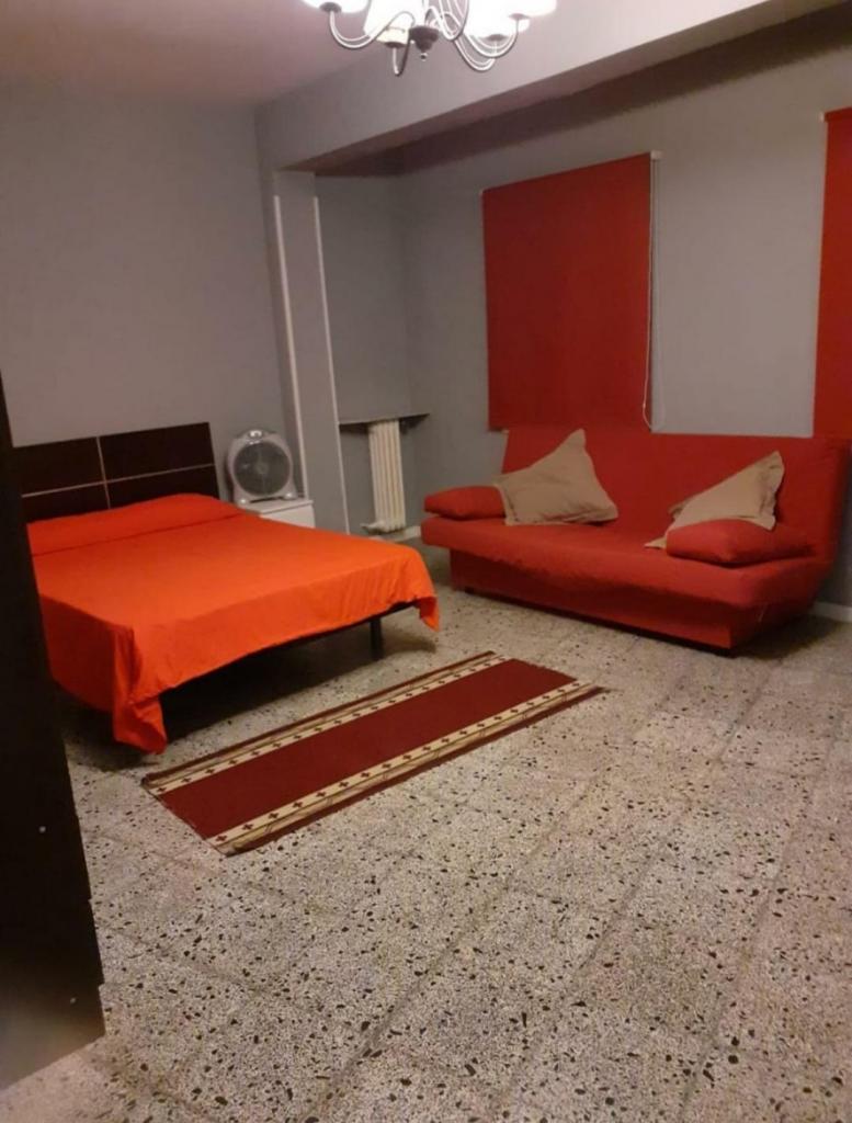 Chica busca chico en Cuenca: 