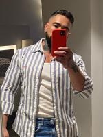 698133722: Chico busca chica en Barcelona