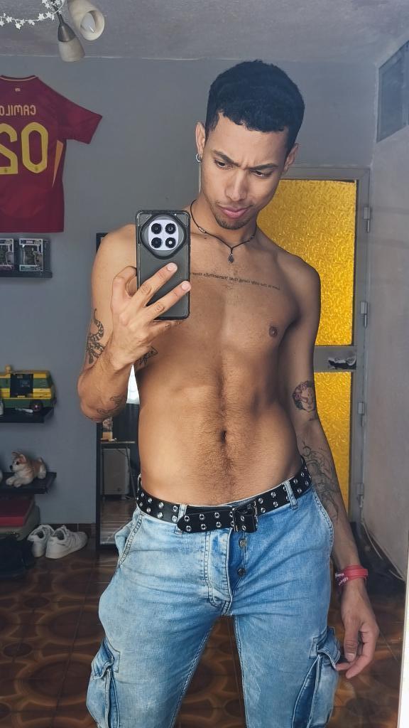 647677607: Chico busca chica en Málaga