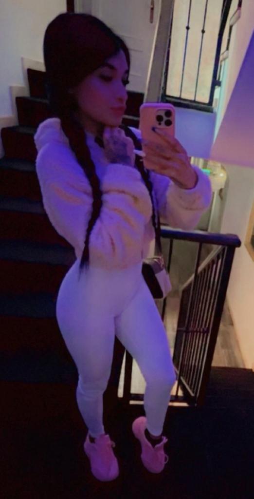 607628646: Chica busca chico en Málaga