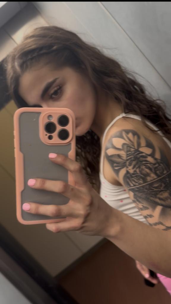 625242263: Chica busca chico en Barcelona