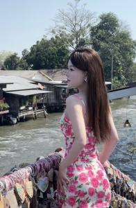 603946206: Chica busca chico en Barcelona