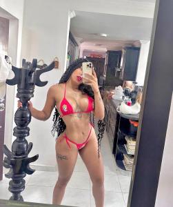 674970493: Chica busca chico en Málaga