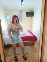 677308085: Chica busca chico en León