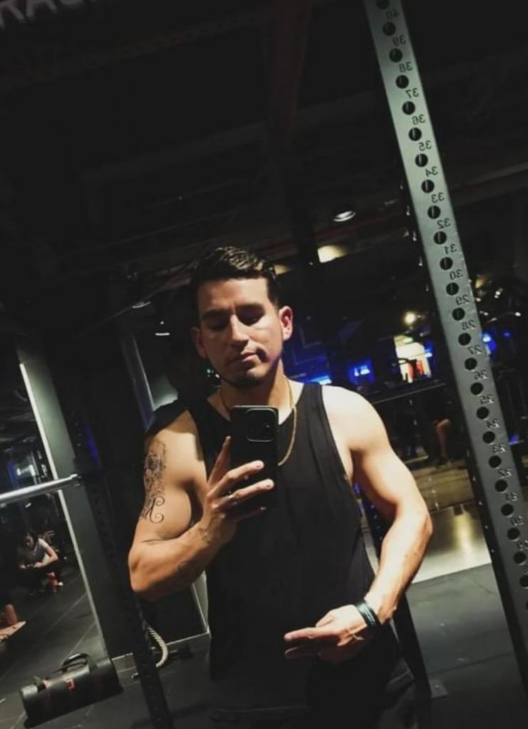 663716460: Chico busca chica en Madrid