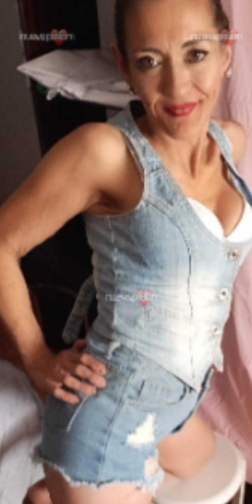 Chica busca chico en Sevilla: 