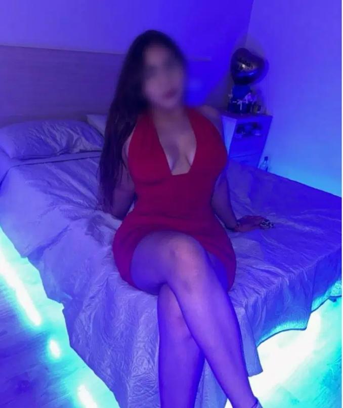 685820527: Chica busca chico en Barcelona