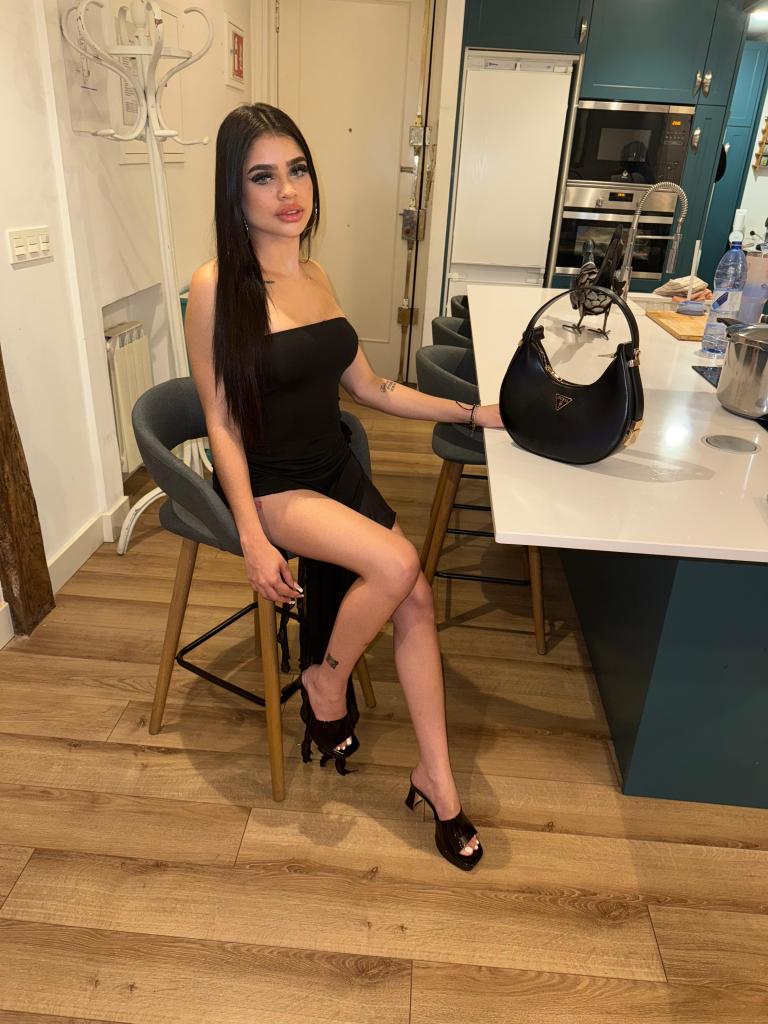 624388976: Chica busca chico en Sevilla