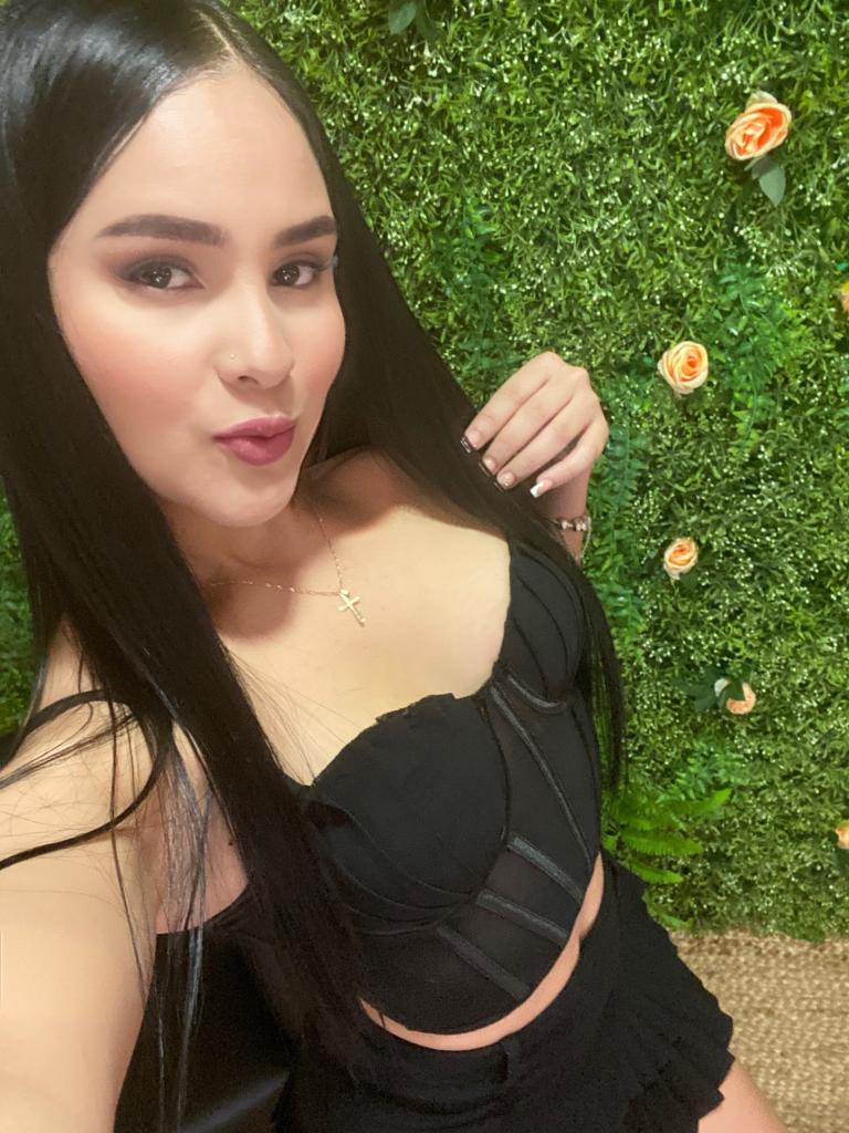 614210813: Chica busca chico en Barcelona