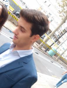 675371038: Chico busca chica en Barcelona