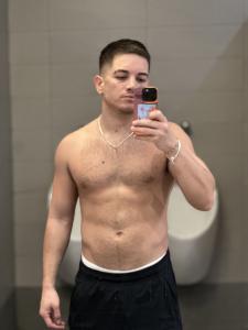 643752296: Chico busca chica en Barcelona