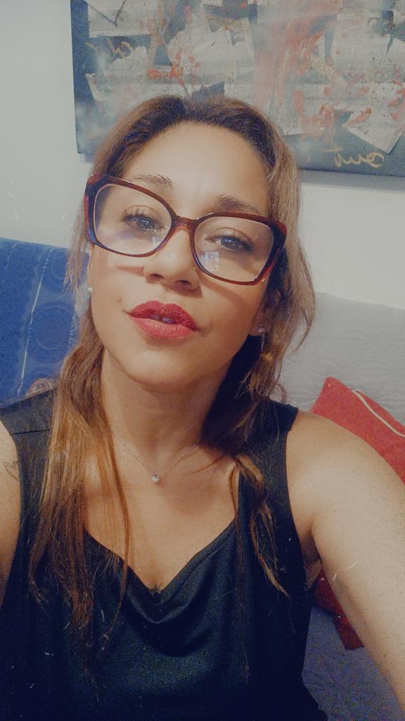 Chica busca chico en Granada: 