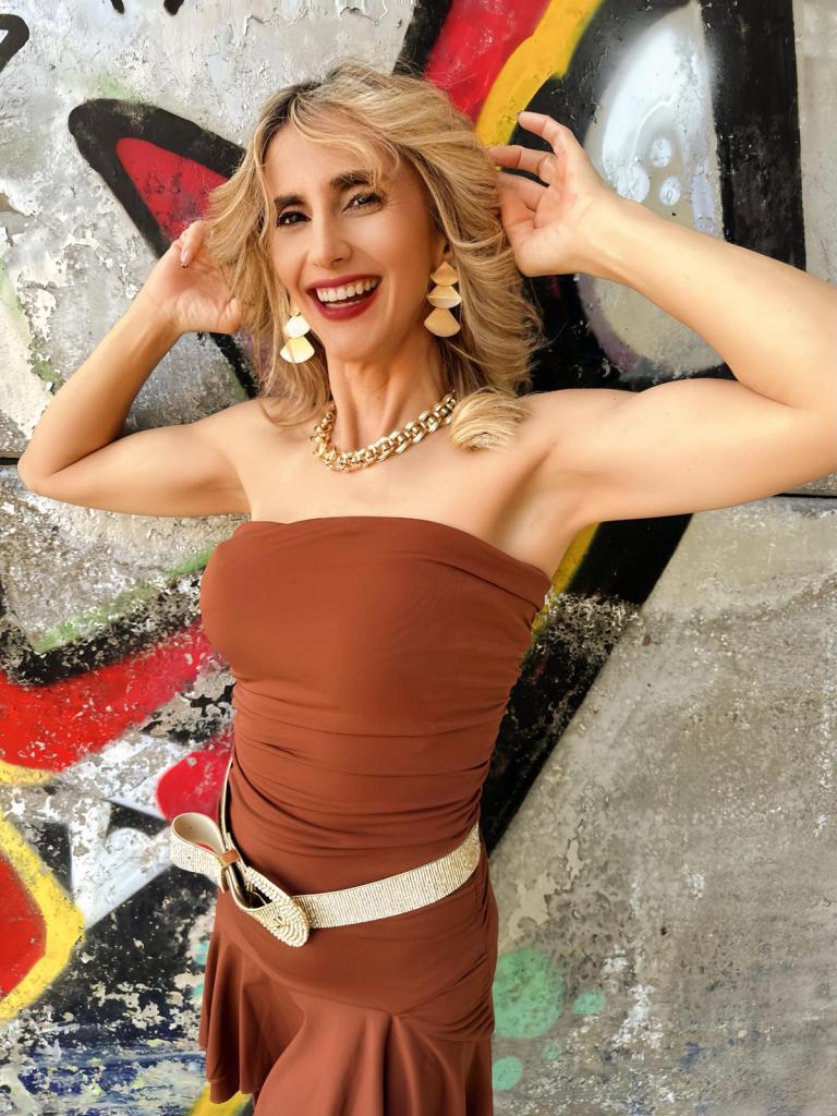 614694861: Chica busca chico en Navarra