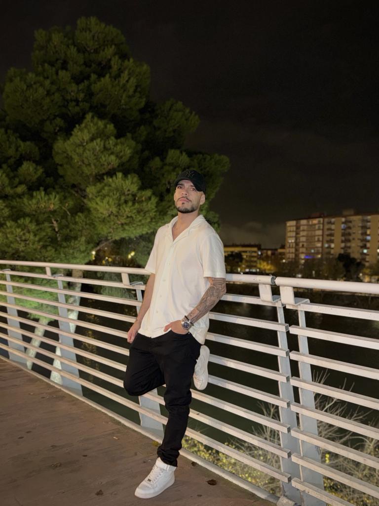 603964967: Chico busca chica en Alicante