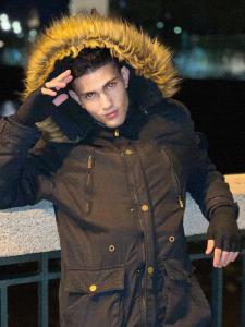 604385797: Chico busca chica en Alicante