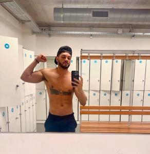 Chico busca chica en Granada: 