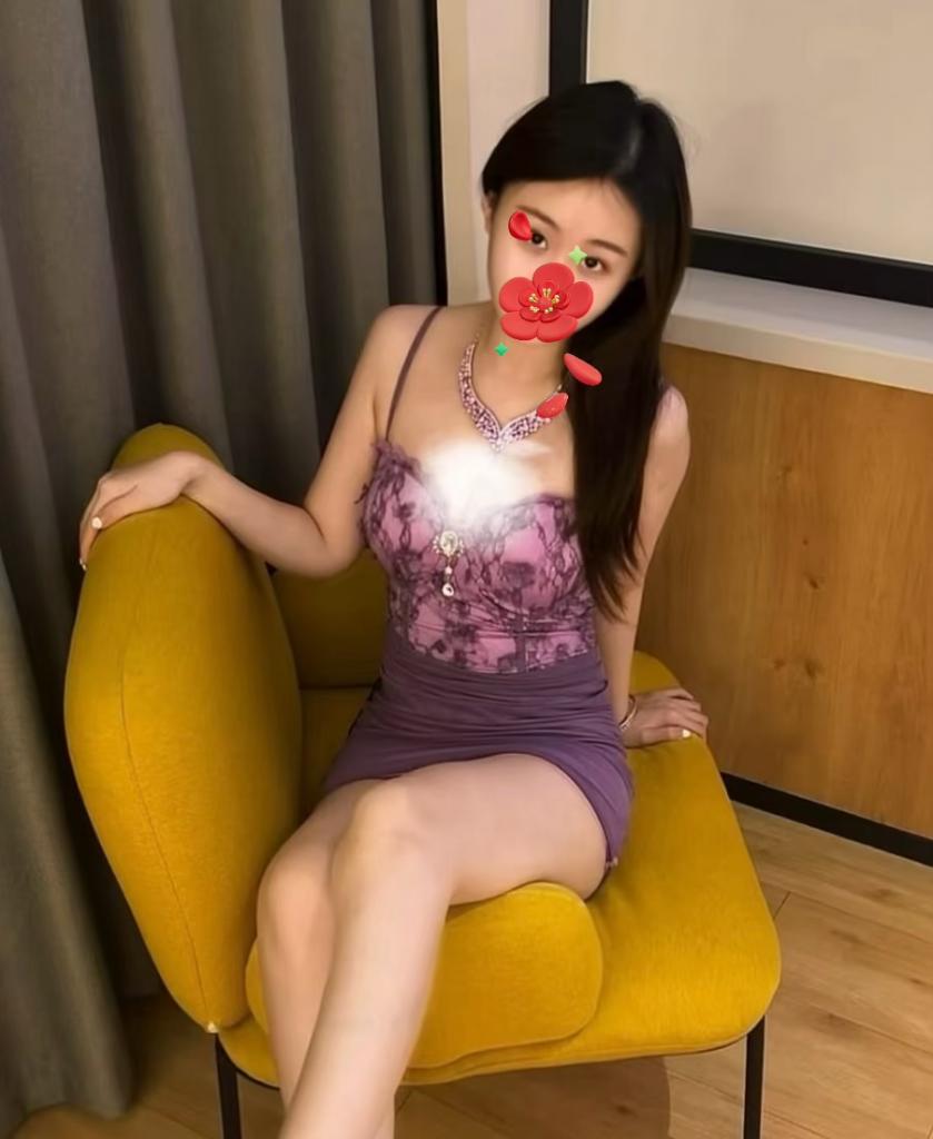 691593114: Chica busca chico en Barcelona