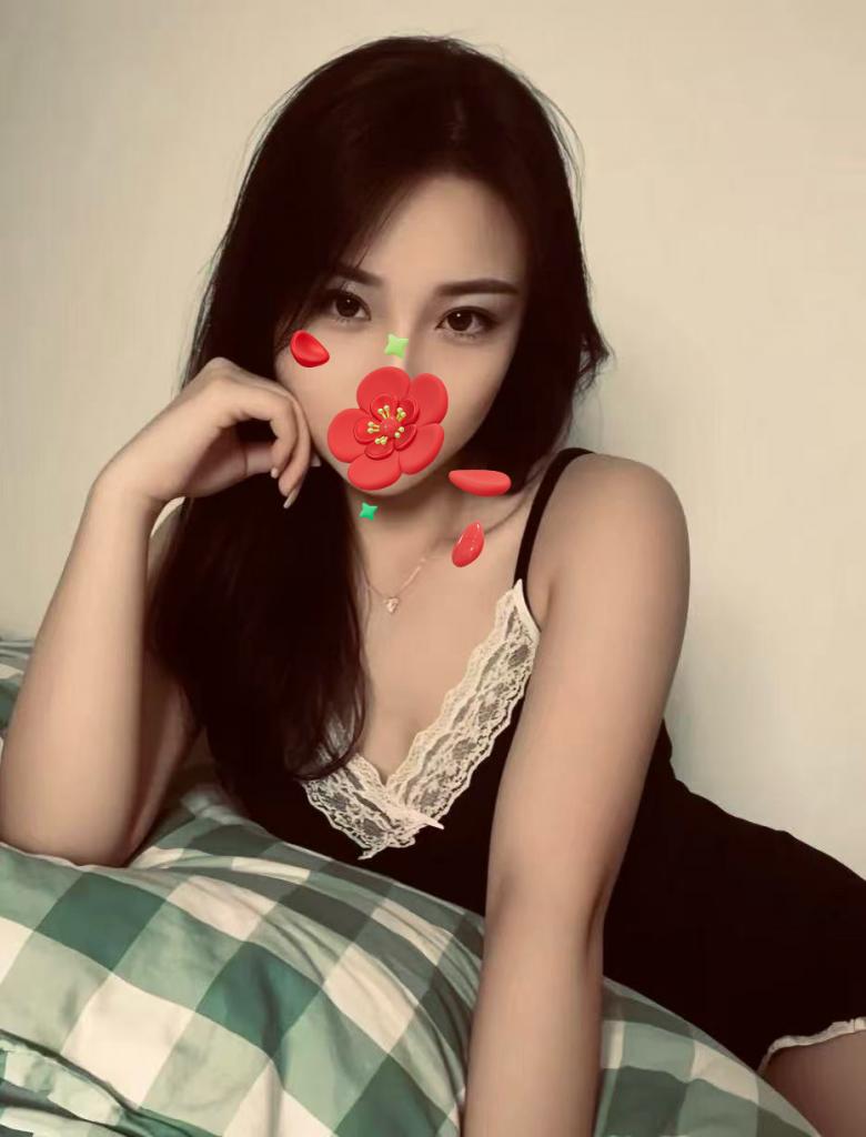 691593114: Chica busca chico en Barcelona