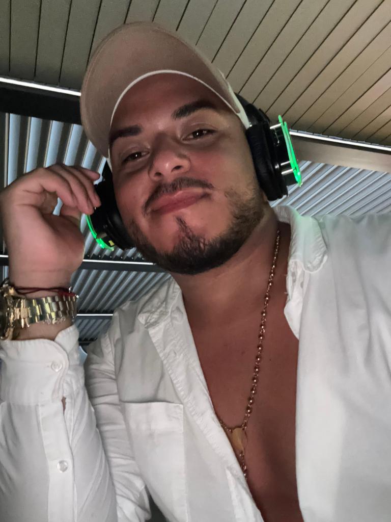 682318123: Chico busca chica en Alicante