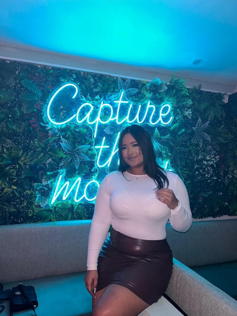 611242234: Chica busca chico en Madrid