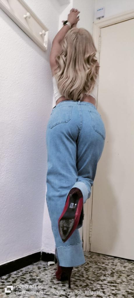 695093482: Chica busca chico en Valencia