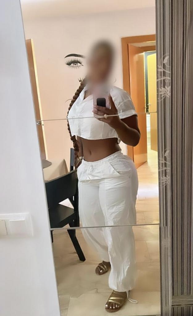 611274019: Chica busca chico en Barcelona