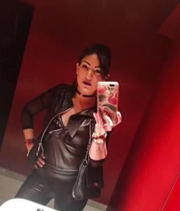 613891250: Chica busca chico en Barcelona