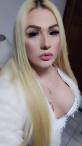 613925667: Travesti en León
