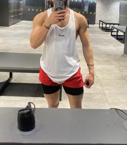 687709658: Chico busca chica en Valencia