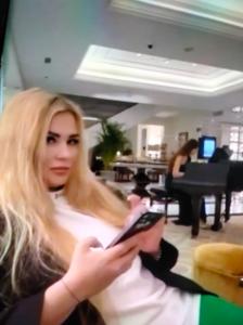 697933315: Chica busca chico en Barcelona