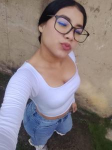 672976621: Chica busca chico en Tenerife