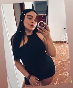 664299267: Chica busca chico en Cádiz