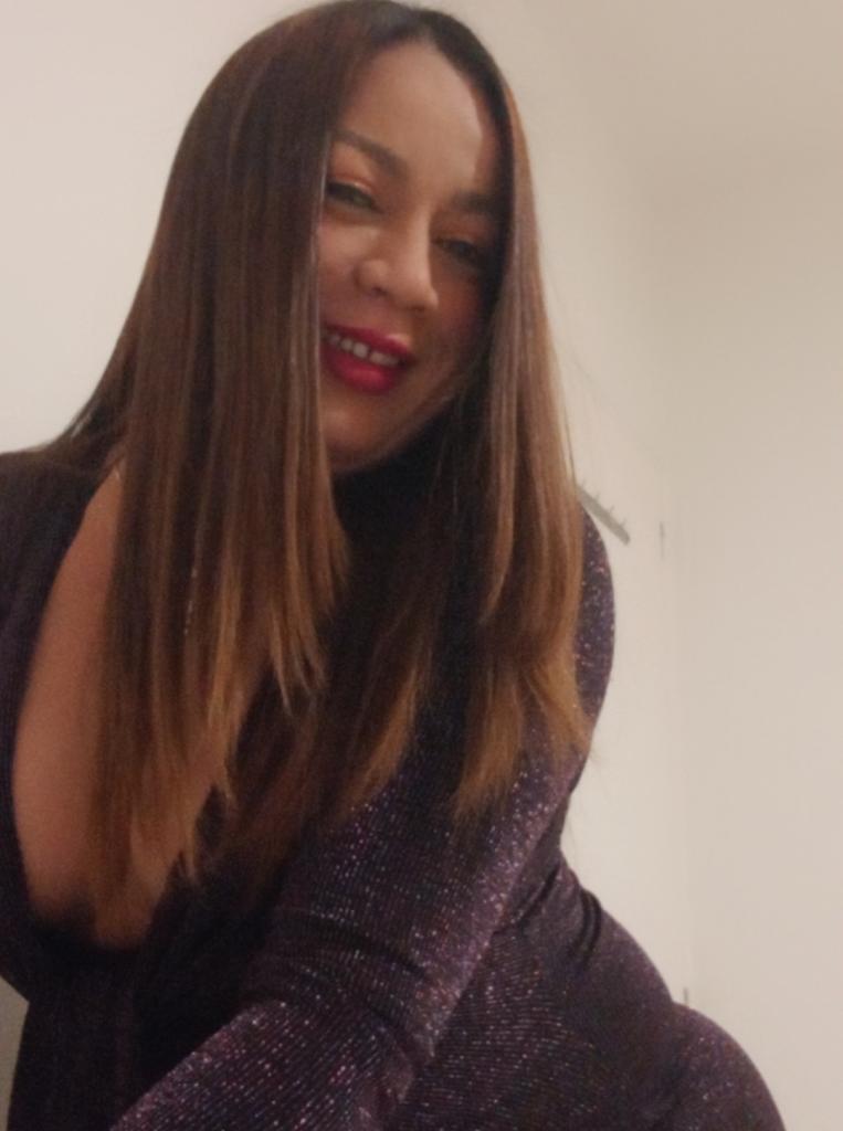 643893865: Transexual en Huelva