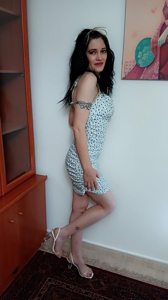 672557591: Chica busca chico en Murcia