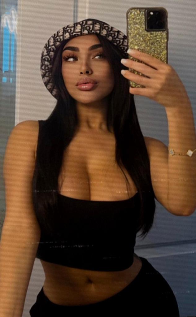 660685737: Chica busca chico en La Coruña