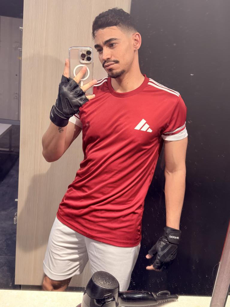 Chico busca chica en Granada: 