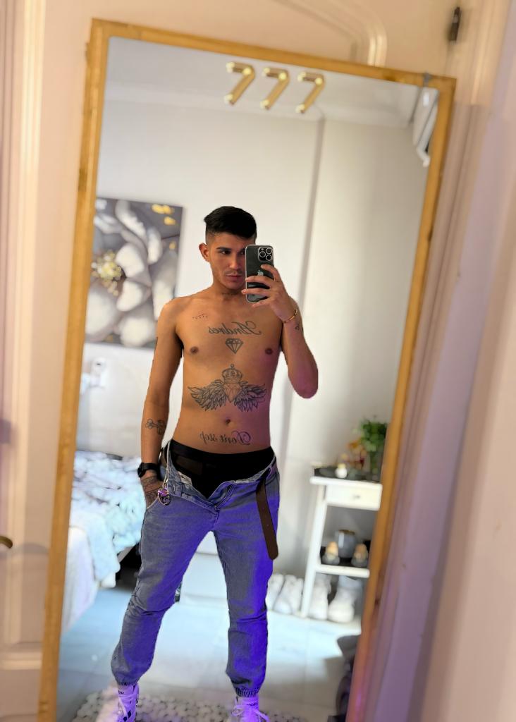 Chico busca chica en Sevilla: 