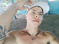 614867084: Chico busca chica en Ibiza