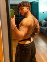 672044911: Chico busca chica en Granada