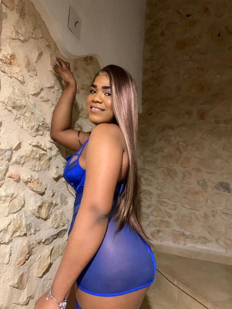 677268848: Chica busca chico en Valencia