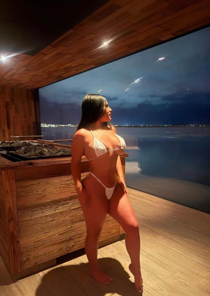 Chica busca chico en Tenerife: 