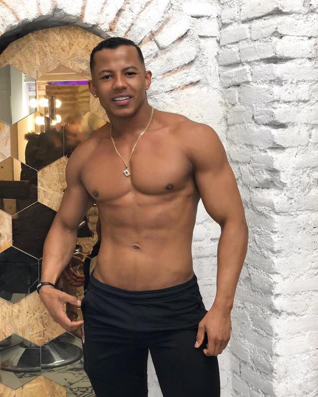 Chico busca chica en Gerona: 