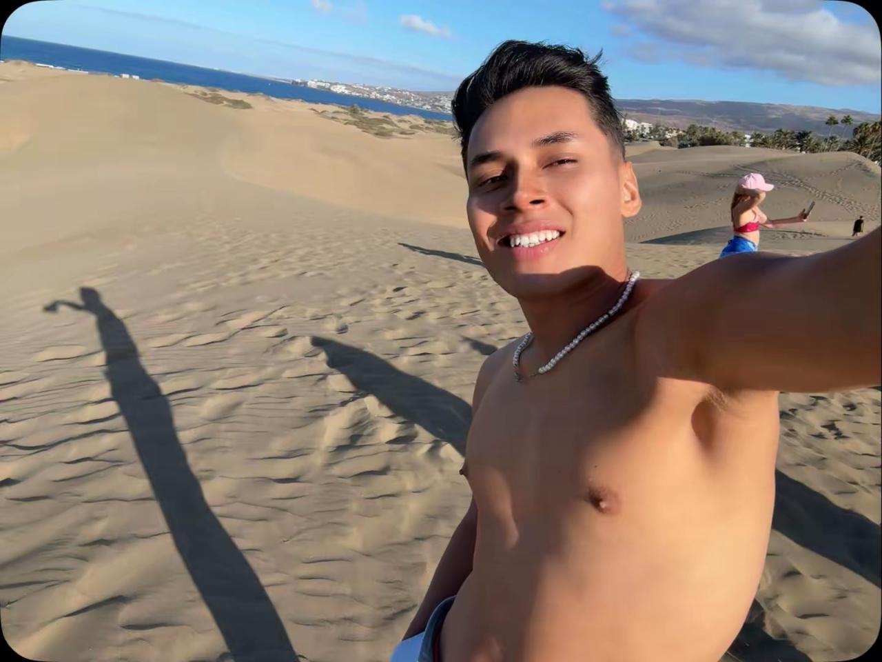 Chico busca chica en Sevilla: 