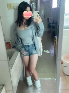 633725791: Chica busca chico en Barcelona