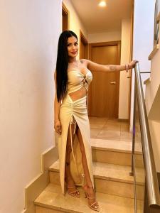 697756213: Chica busca chico en Madrid