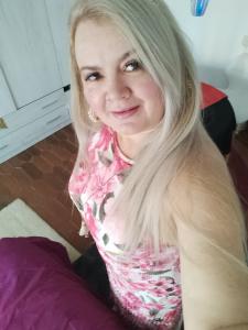 643805158: Chica busca chico en Almería