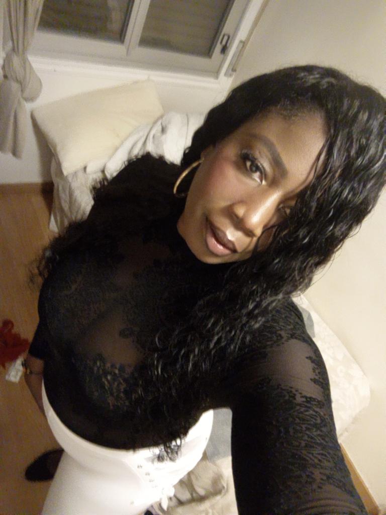 602672147: Chica busca chico en Huelva