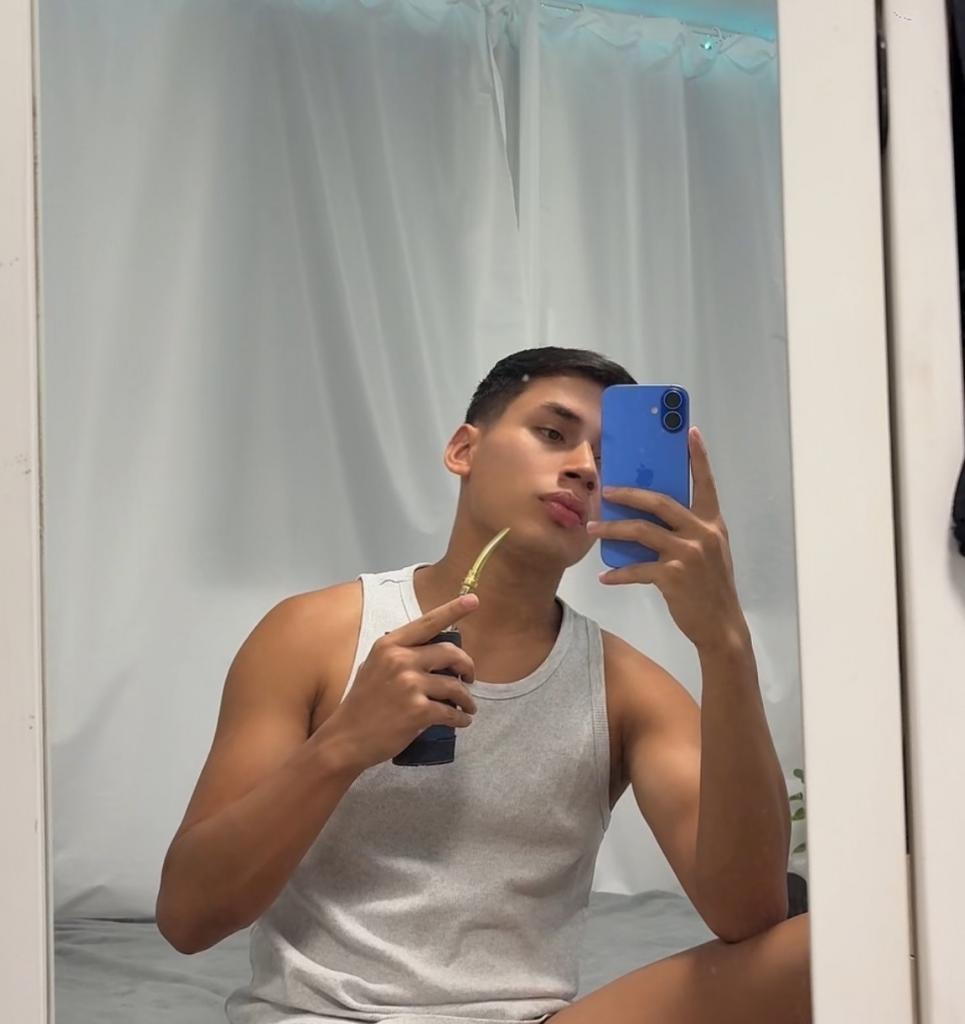 633152670: Chico busca chica en Sevilla